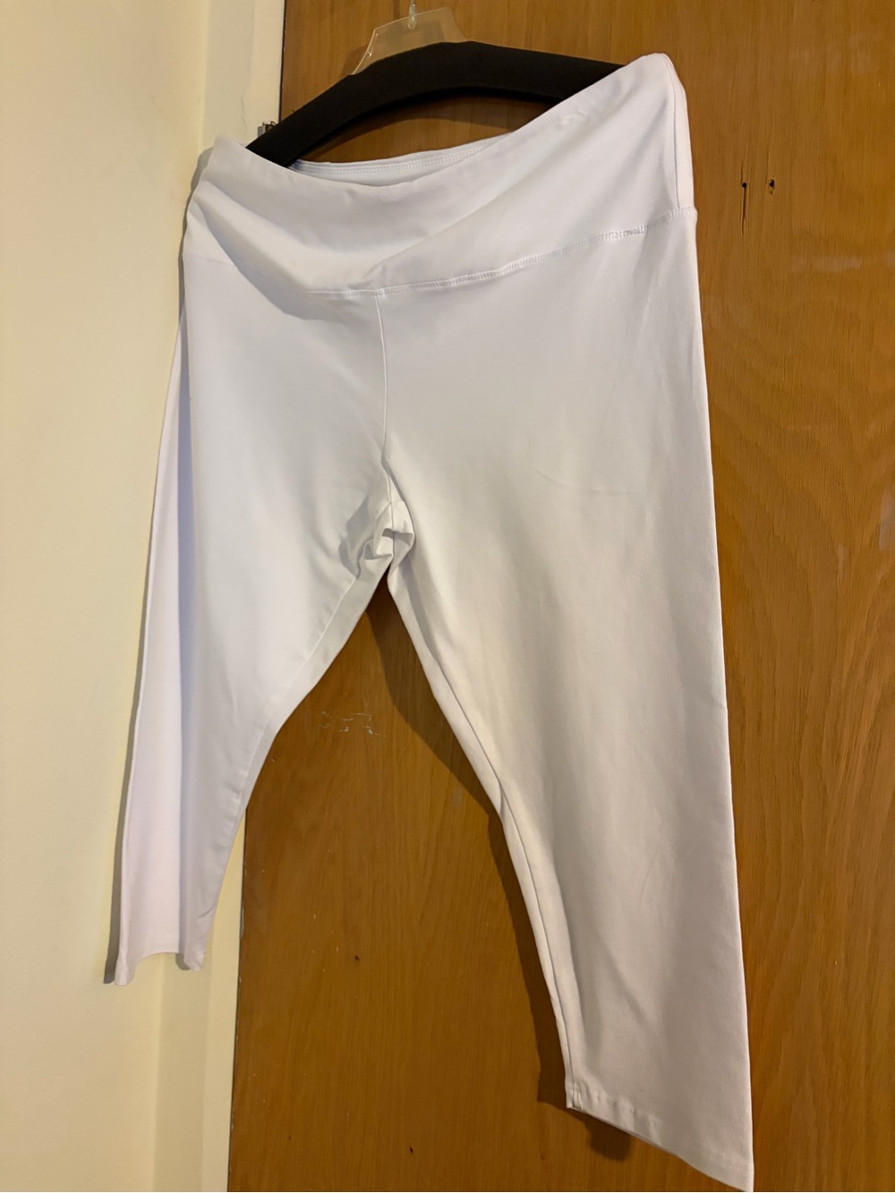 Intro Love the fit Women’s White Stretch Active Leggings